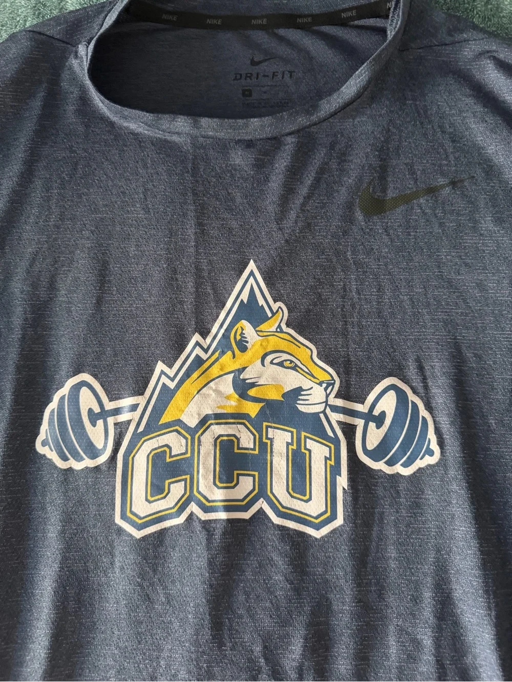Nike Long Sleeve CCU Logo Tee Weightlifting Size Medium‎